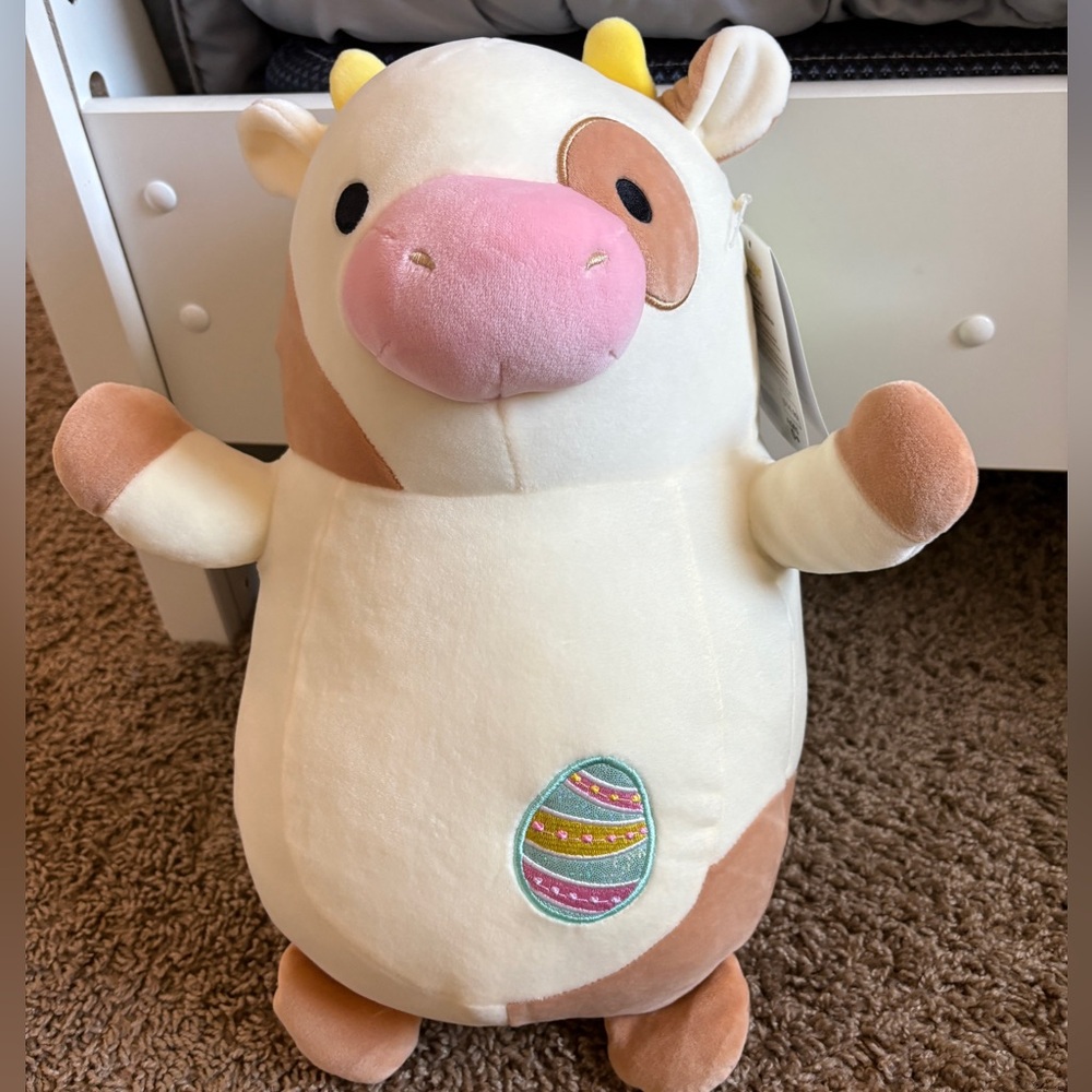 NEW WITH TAGS! 14” Hug Mees soft and cuddly cow Squishmallow #plushie